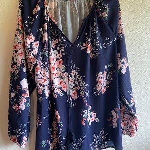 Floral boutique top